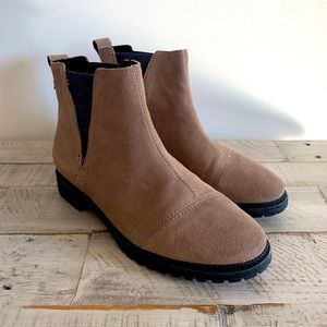 TOMS boots